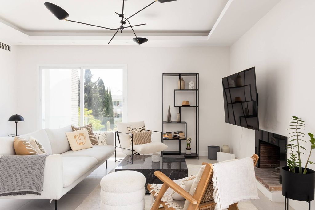 Luxury Apartment for sale in Nueva Andalucia, 779 000 €, Photo 3