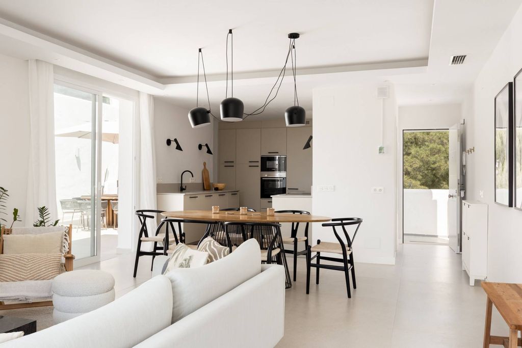 Luxury Apartment for sale in Nueva Andalucia, 779 000 €, Photo 5