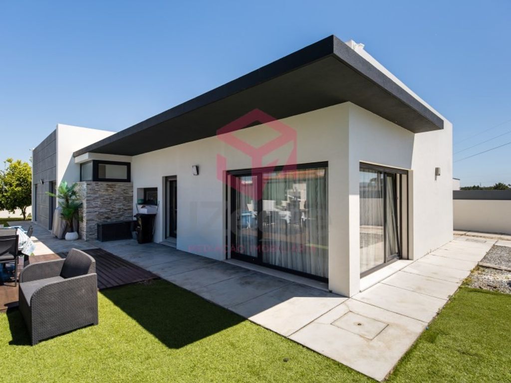Luxury House for sale in Sesimbra, 689 000 €, Photo 1