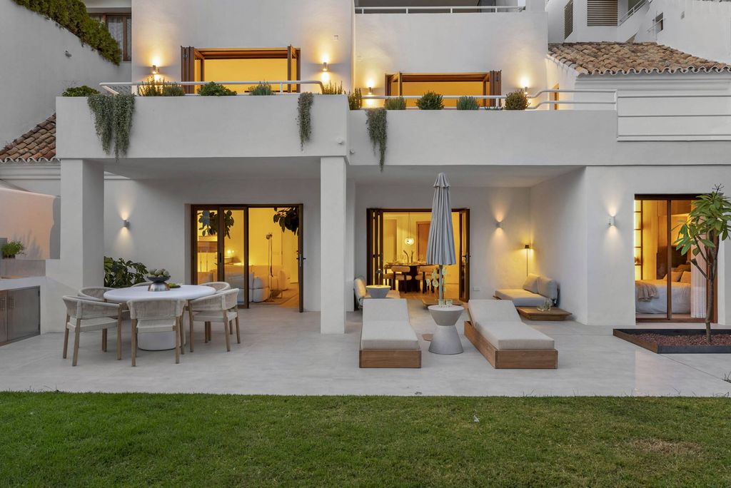 Luxury Apartment for sale in Nueva Andalucia, 2 250 000 €, Photo 1