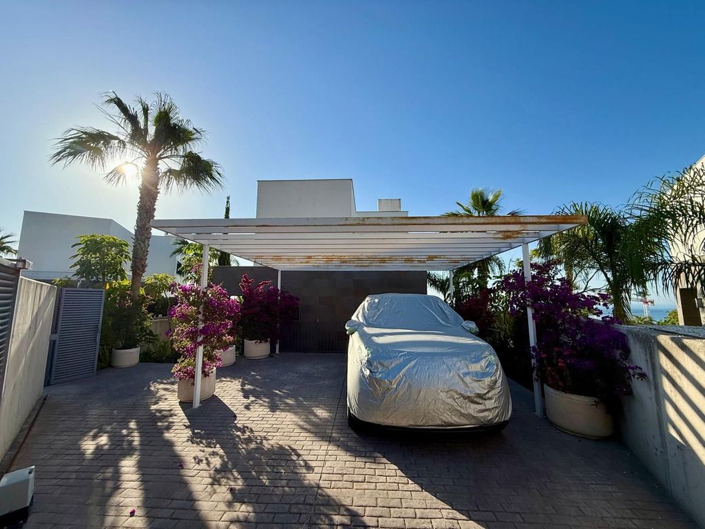 Luxury House for sale in Manilva, 1 099 000 €, Photo 3