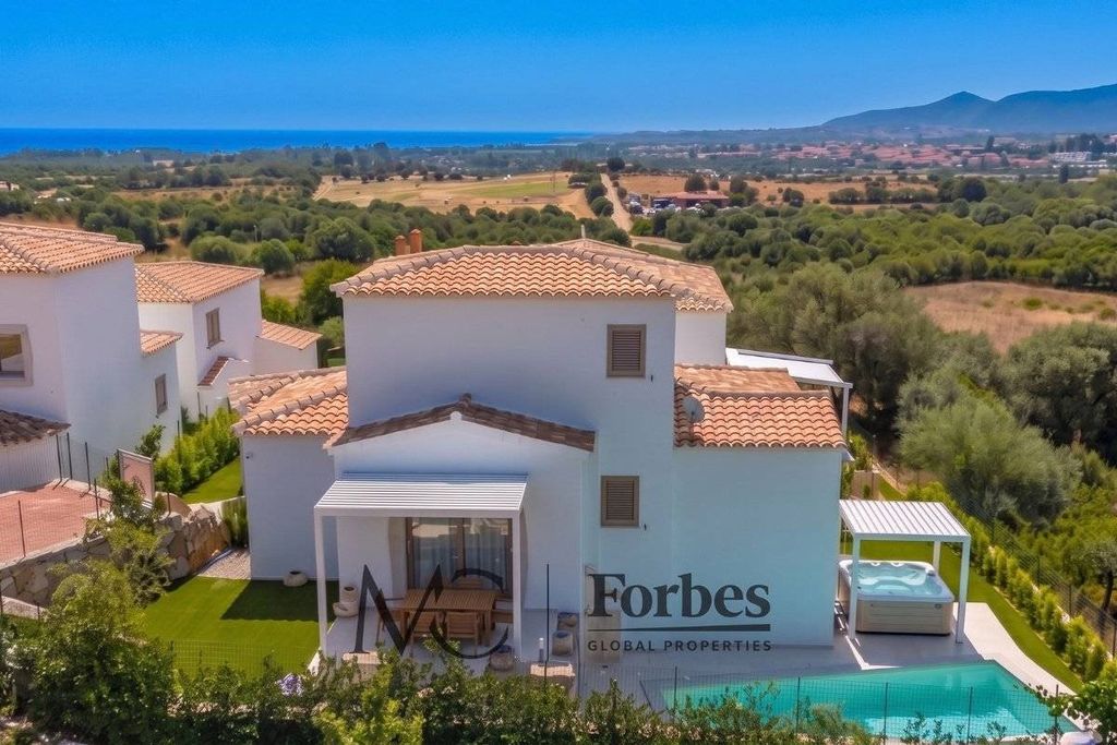 Luxury House for sale in Budoni, 638 000 €, Photo 1