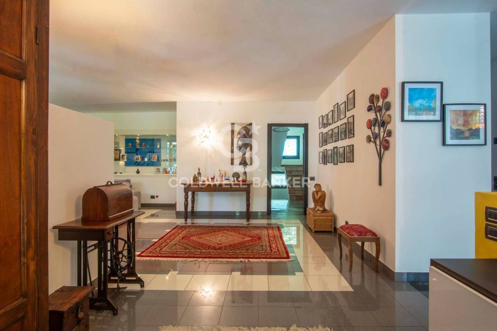 Luxury House for sale in Carimate, 1 220 000 €, Photo 4