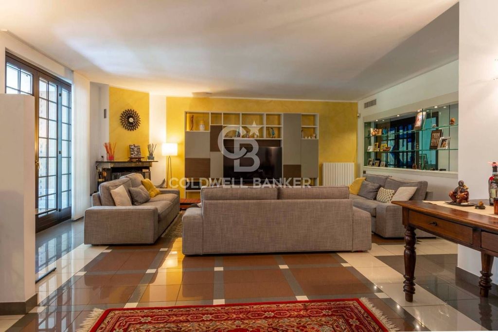 Luxury House for sale in Carimate, 1 220 000 €, Photo 5