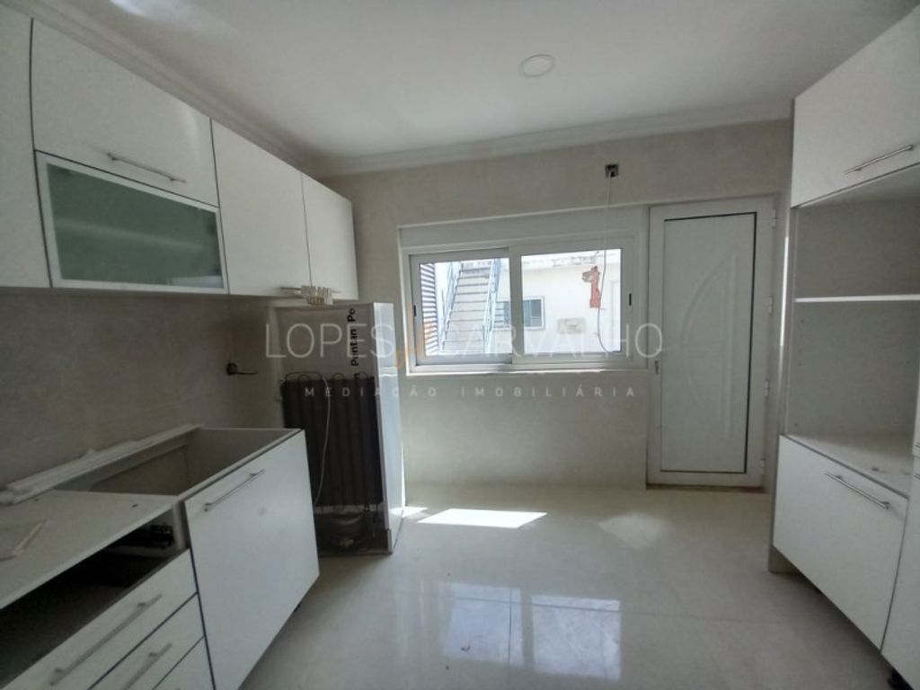 Luxury House for sale in Seixal, 445 000 €, Photo 3