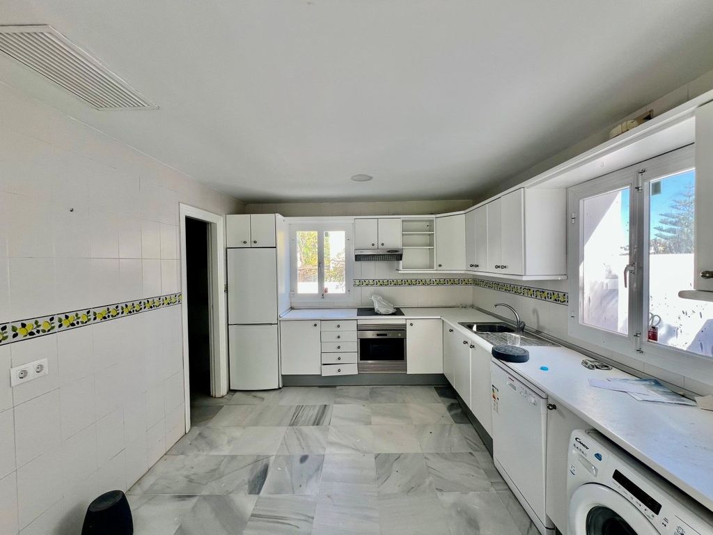 Maison de luxe à vendre à Marbella, 1 470 000 €, Photo 6