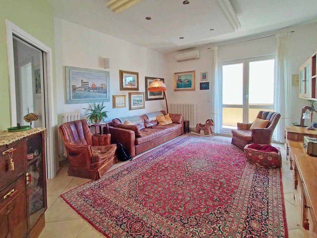 Luxury Apartment for sale in Senigallia, 540 000 €, Photo 1