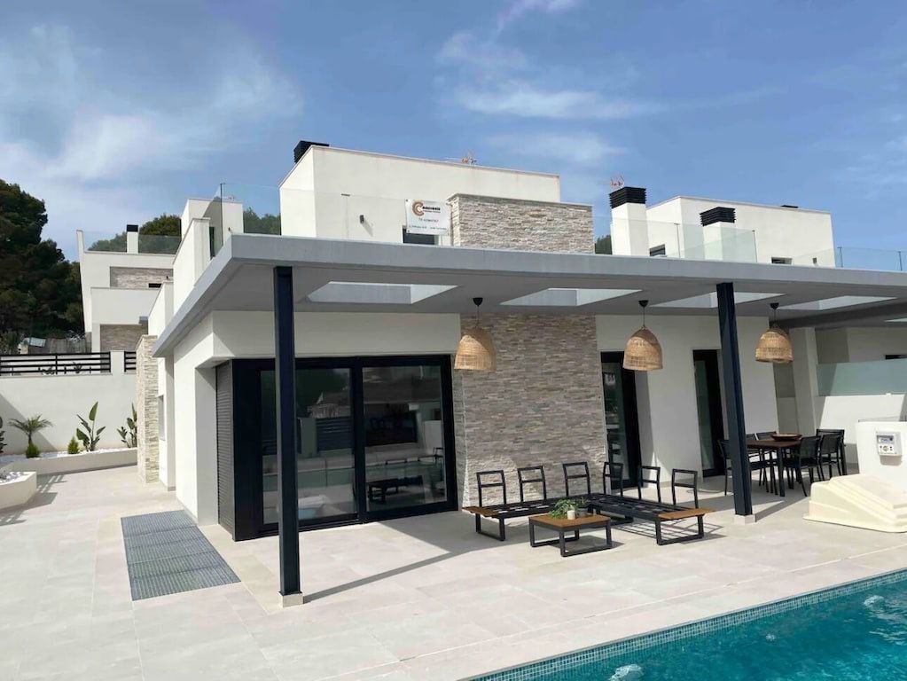 Maison de luxe à vendre à Torrevieja, 999 999 €, Photo 1