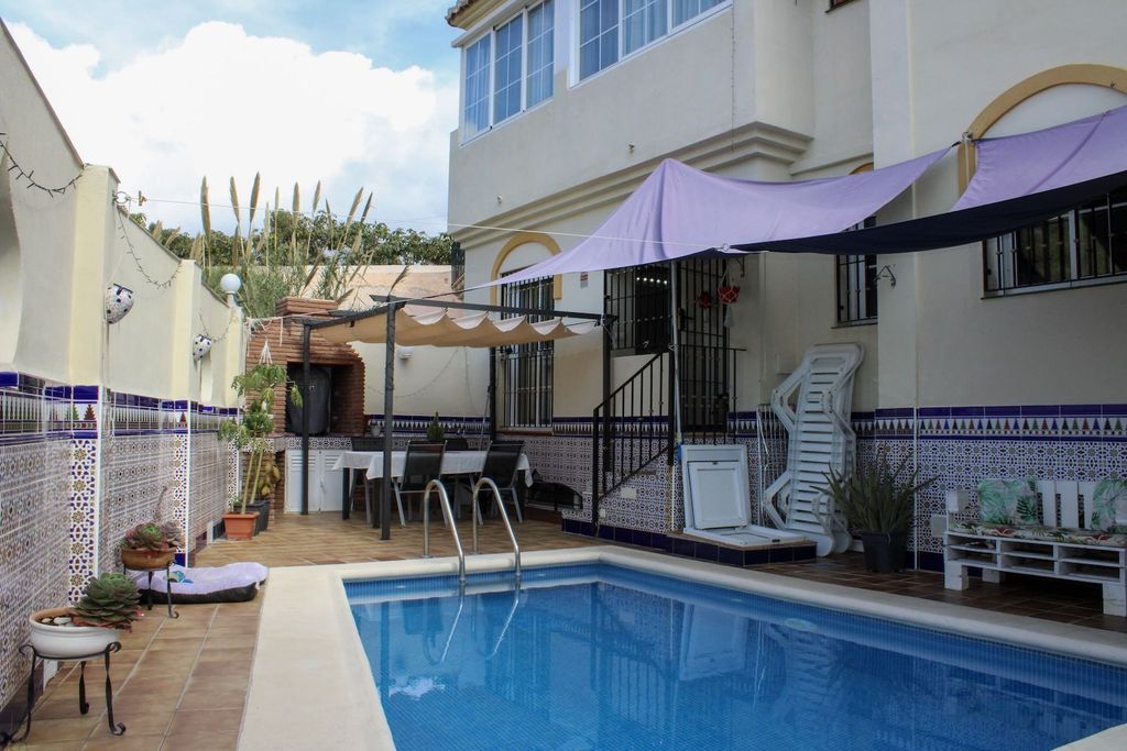 Luxury House for sale in Nerja, 795 000 €, Photo 1