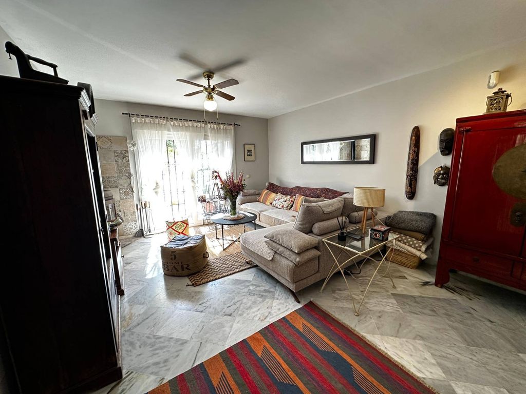 Luxury House for sale in Marbella, 750 000 €, Photo 1