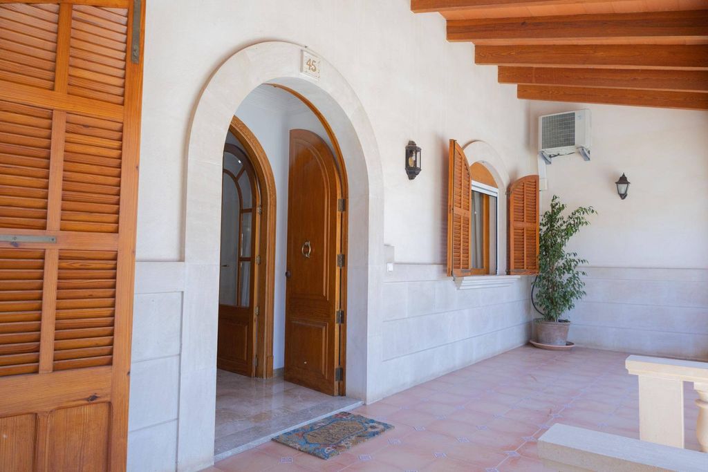Luxury House for sale in Ses Salines, 1 500 000 €, Photo 1