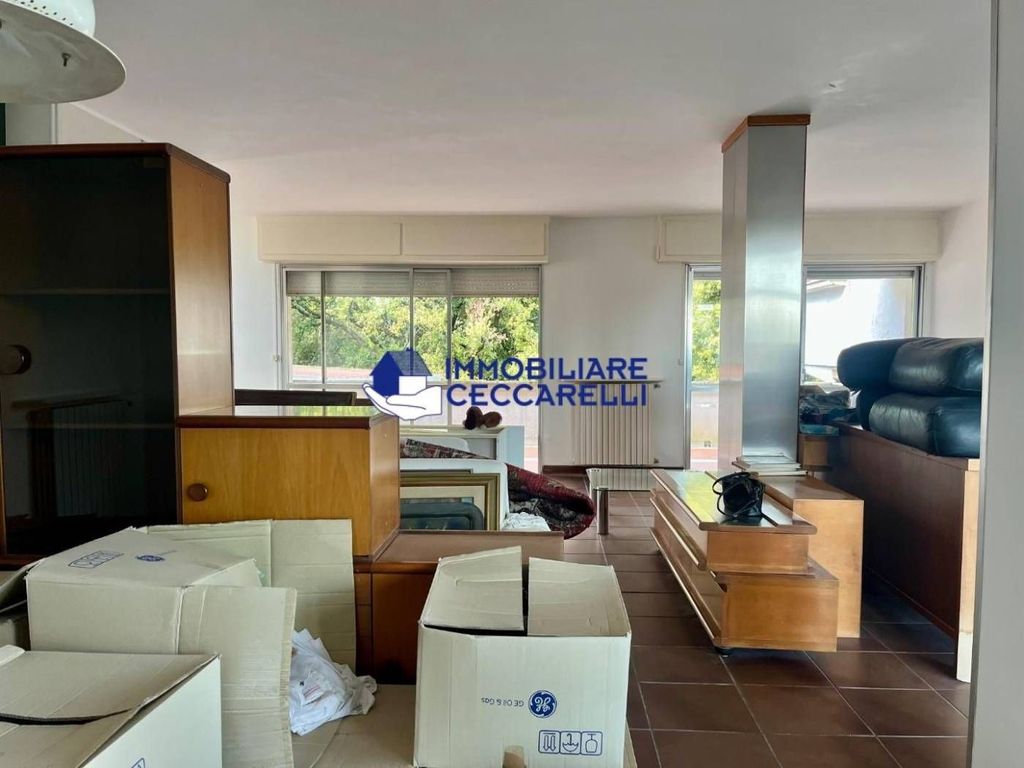 Luxury Apartment for sale in Massa, 850 000 €, Photo 3
