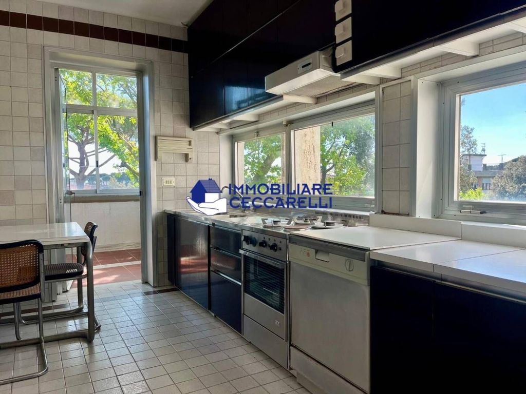 Luxury Apartment for sale in Massa, 850 000 €, Photo 4