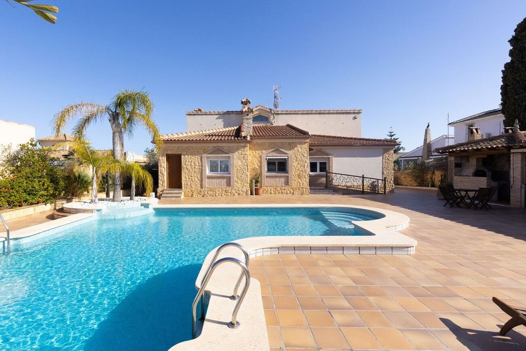Maison de luxe à vendre à Torrevieja, 1 000 000 €, Photo 1