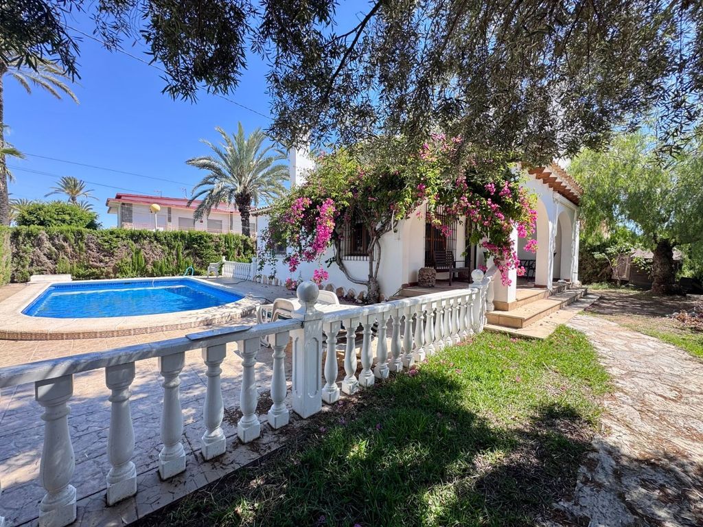 Maison de luxe à vendre à Cabo Roig, 749 000 €, Photo 1