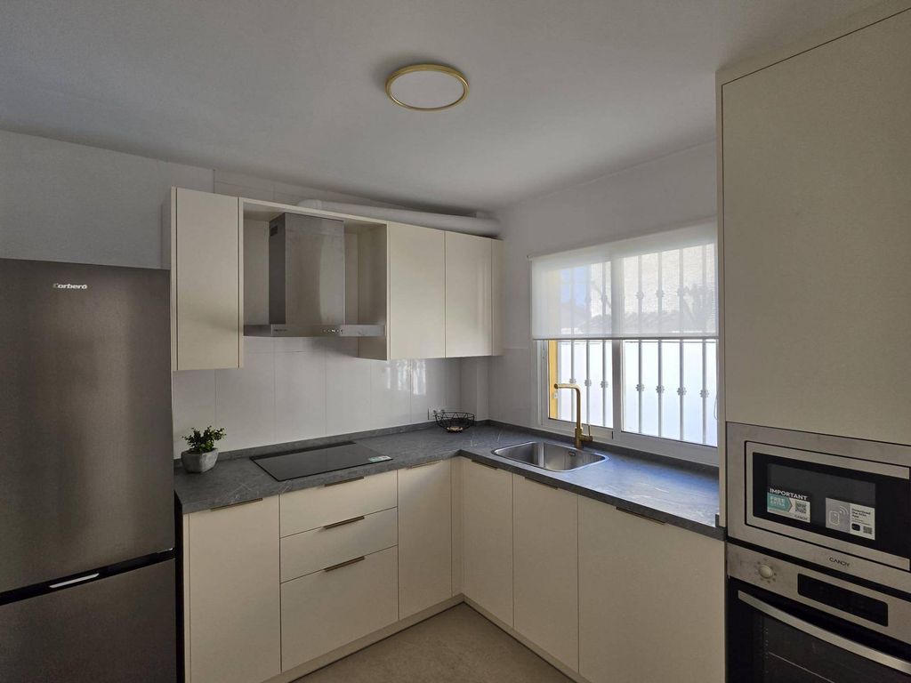 Luxury House for sale in Benalmádena, 469 000 €, Photo 2