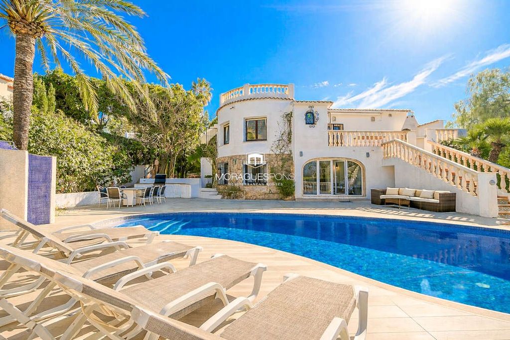 Luxury House for sale in Javea, 690 000 €, Photo 1