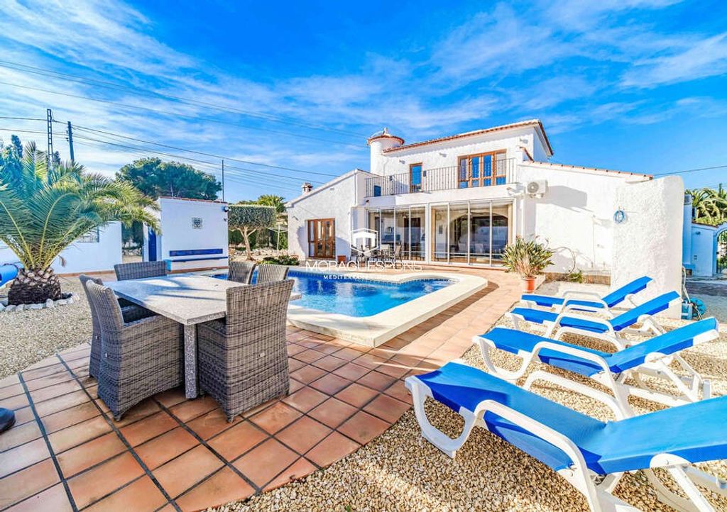 Luxury House for sale in Javea, 750 000 €, Photo 1