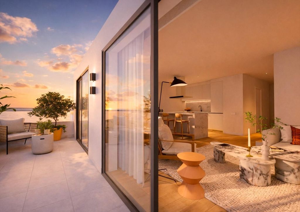 Luxury Apartment for sale in La Línea de La Concepción, 599 000 €, Photo 2