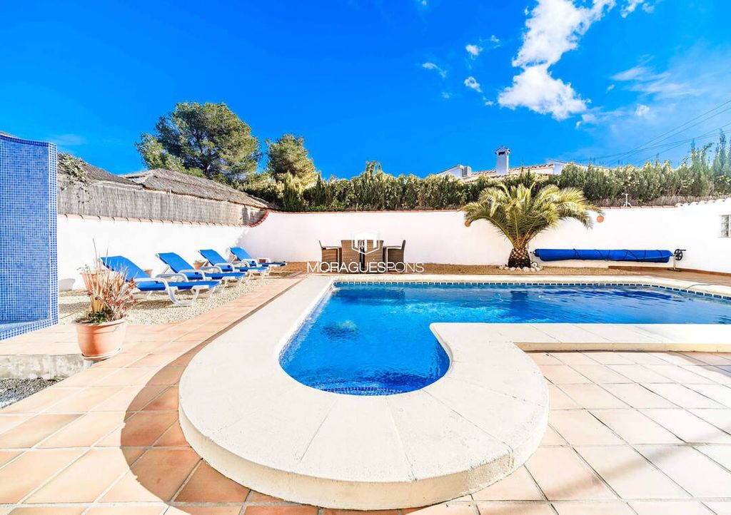 Luxury House for sale in Javea, 750 000 €, Photo 4