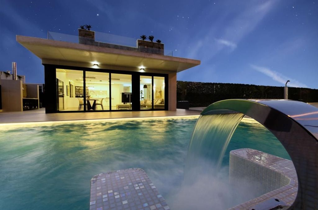 Maison de luxe à vendre à Playas de Orihuela, 1 195 000 €, Photo 1