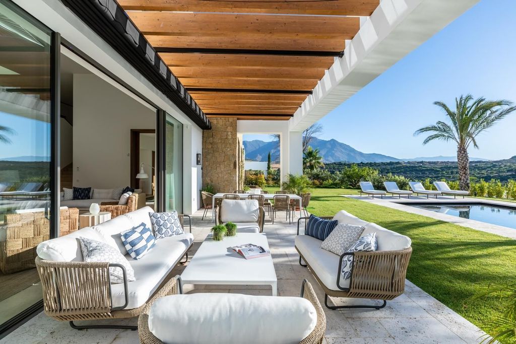 Luxury House for sale in Casares, 5 000 000 €, Photo 1