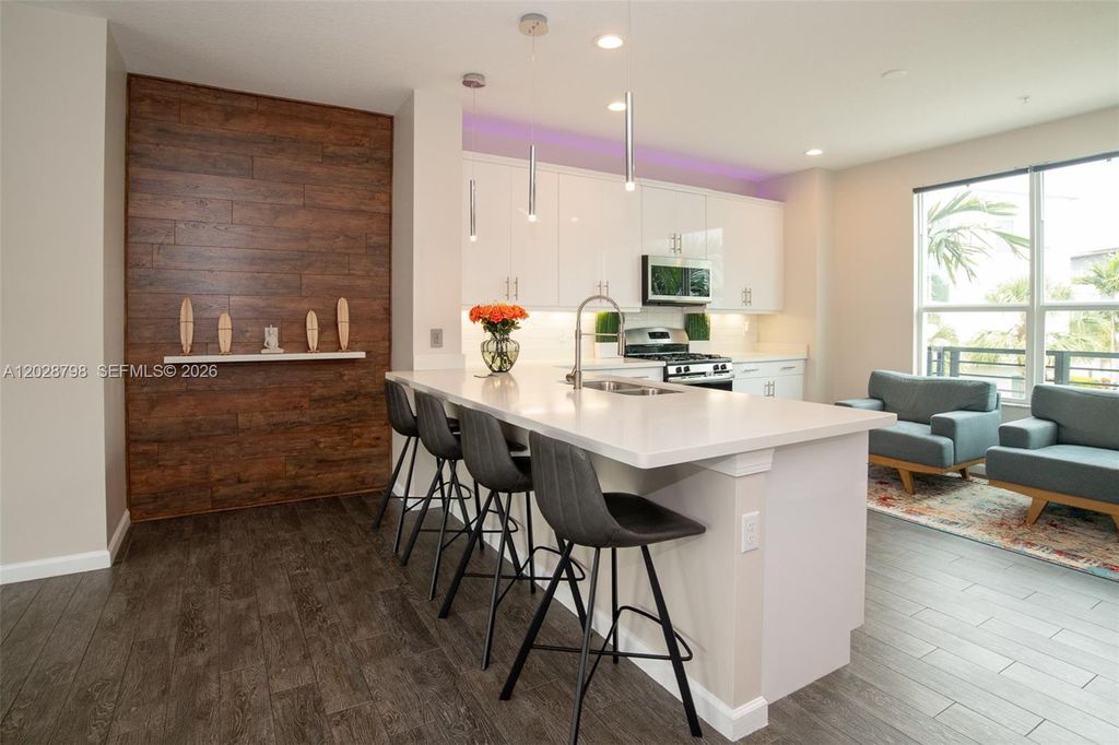 Luxury House for sale in Oakland Park, 763 551 €, Photo 5