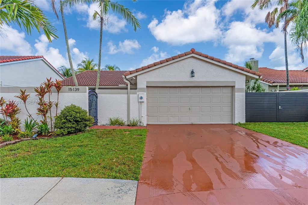 Luxury House for sale in Miami, 558 018 €, Photo 1