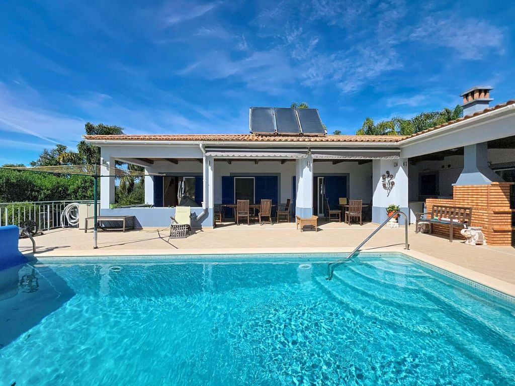Luxury House for sale in Portimão, 915 000 €, Photo 1