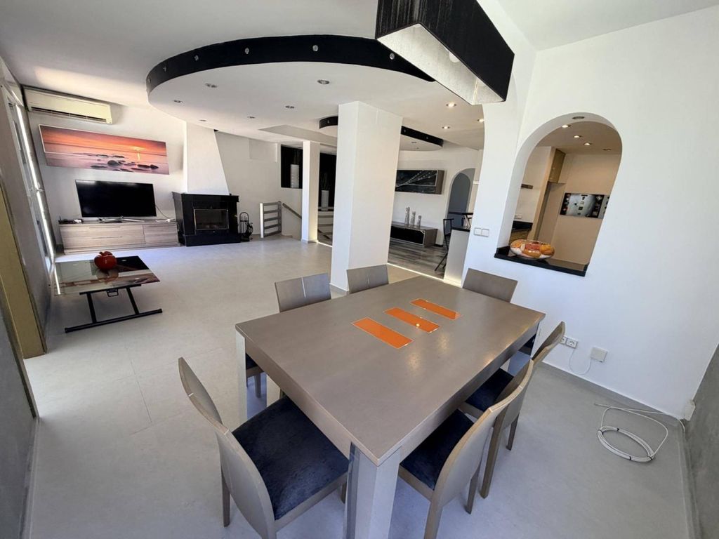 Maison de luxe à vendre à Torrevieja, 680 000 €, Photo 2