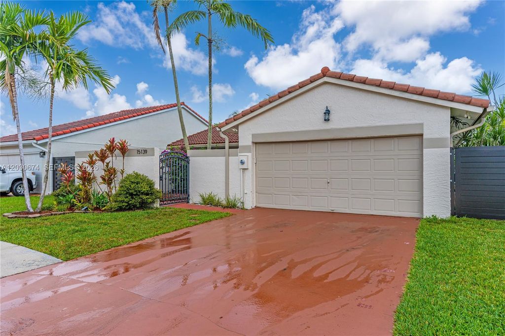 Luxury House for sale in Miami, 558 018 €, Photo 2