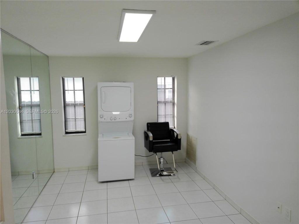 Luxury House for sale in Miami, 730 054 €, Photo 2