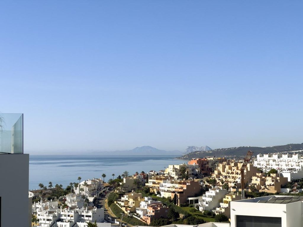Luxury Apartment for sale in Casares, 525 000 €, Photo 2