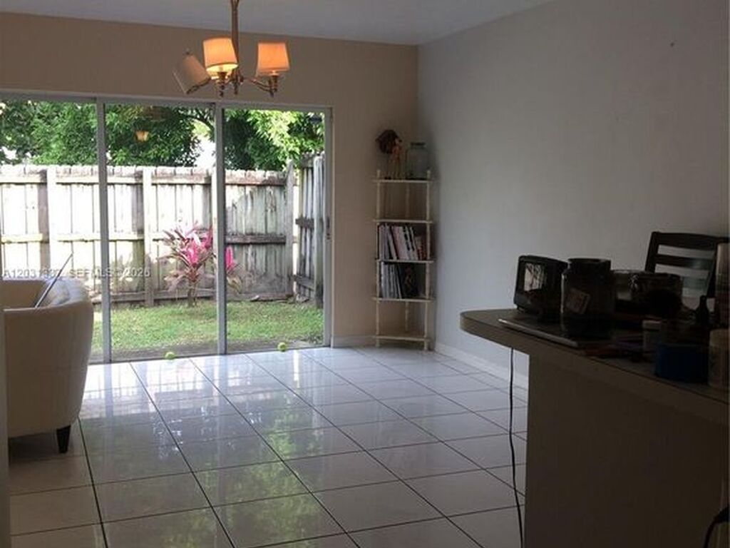 Luxury House for sale in Miami, 572 658 €, Photo 4