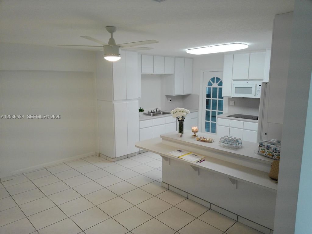 Luxury House for sale in Miami, 730 054 €, Photo 5