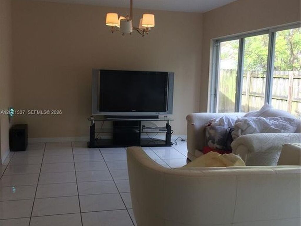 Luxury House for sale in Miami, 572 658 €, Photo 5