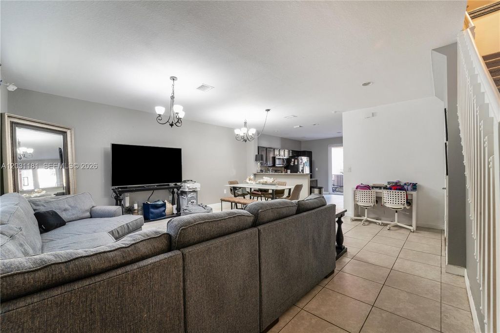 Luxury House for sale in Miami, 450 916 €, Photo 5