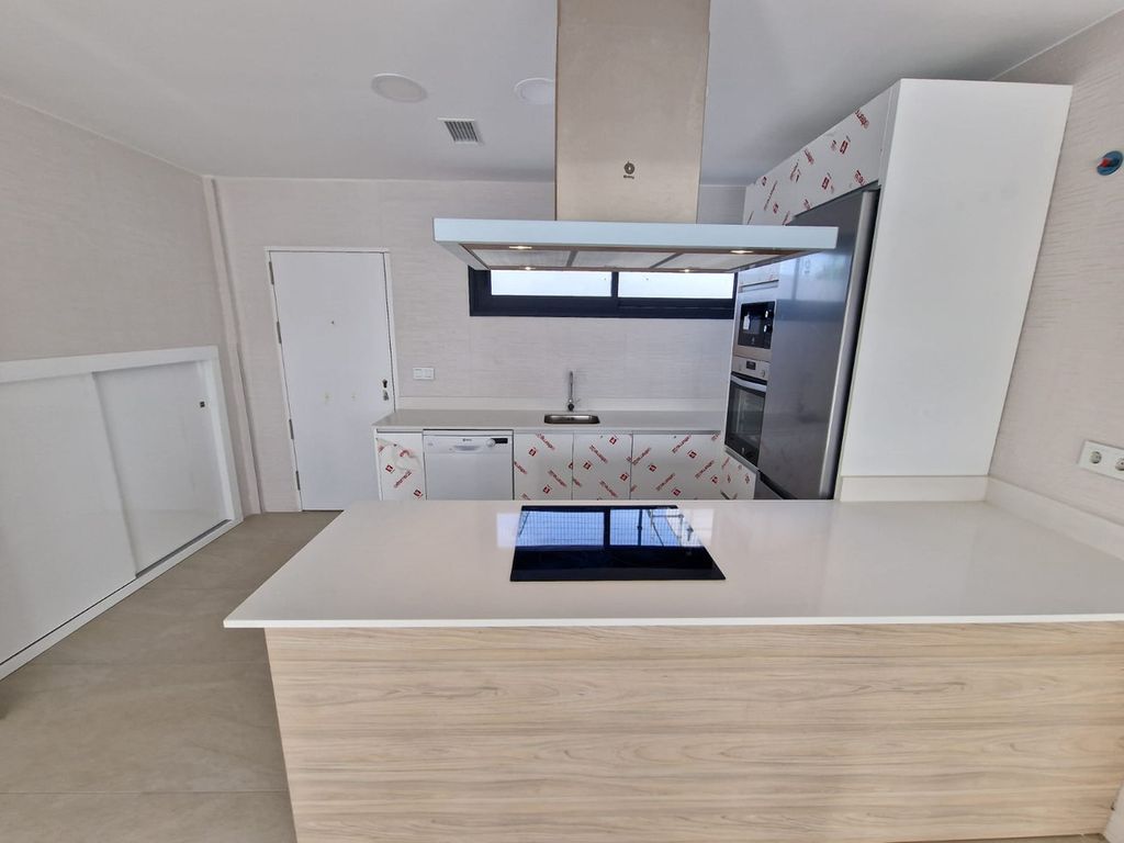 Luxury House for sale in Manilva, 780 000 €, Photo 6