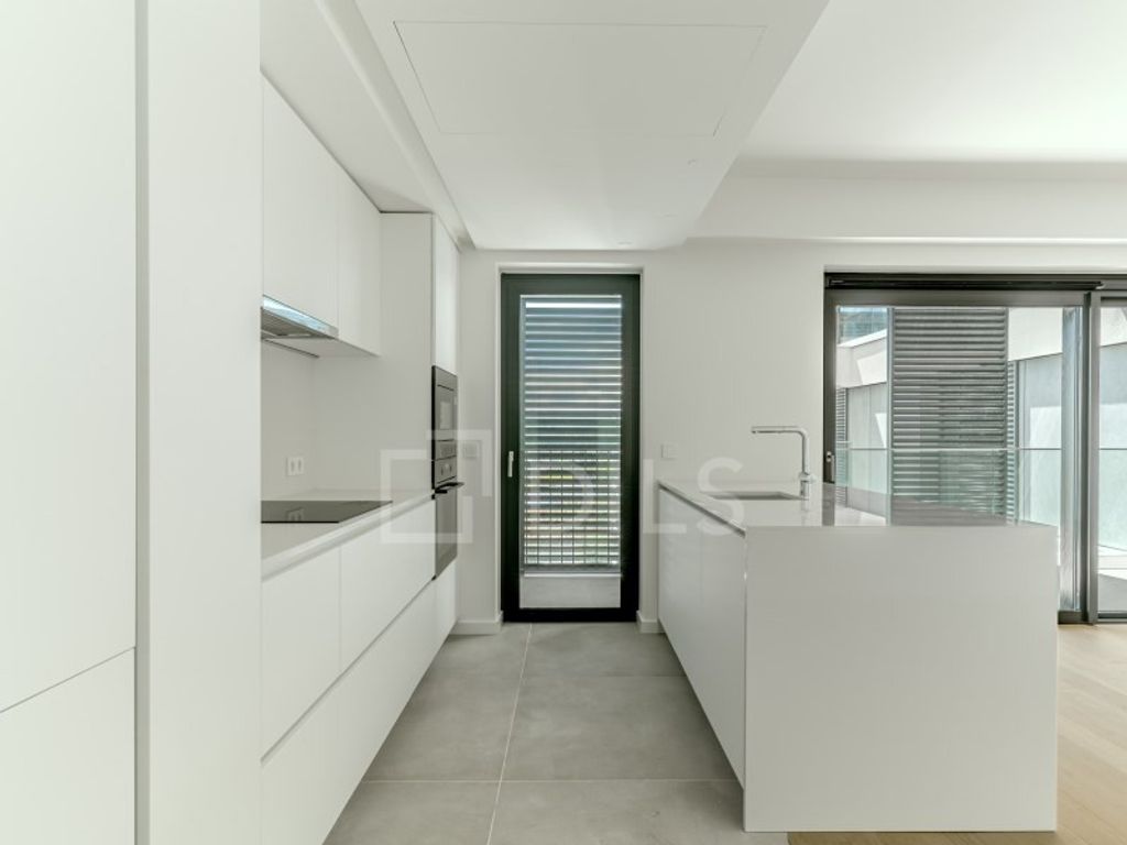 Luxury Apartment for sale in Lisbon, 976 000 €, Photo 6