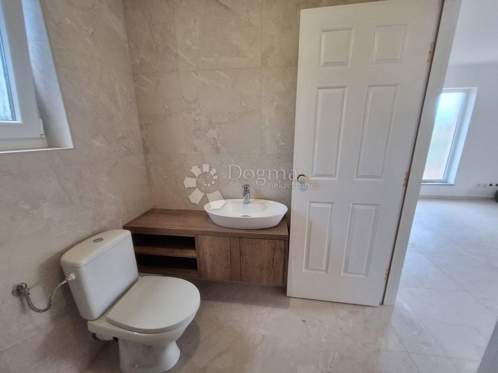 Maison de luxe à vendre à Krk, 650 000 €, Photo 6