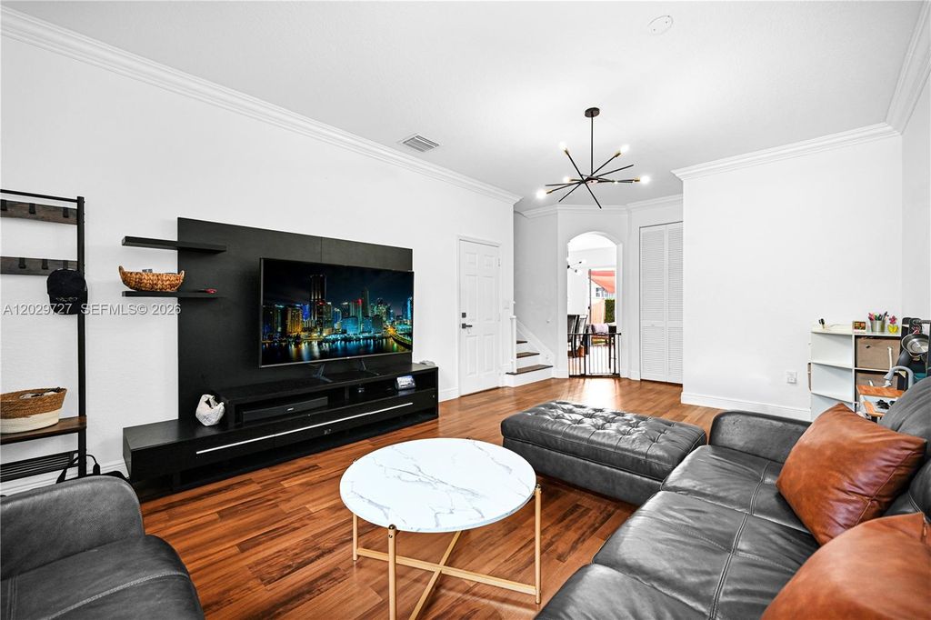 Luxury House for sale in Miami, 455 125 €, Photo 6