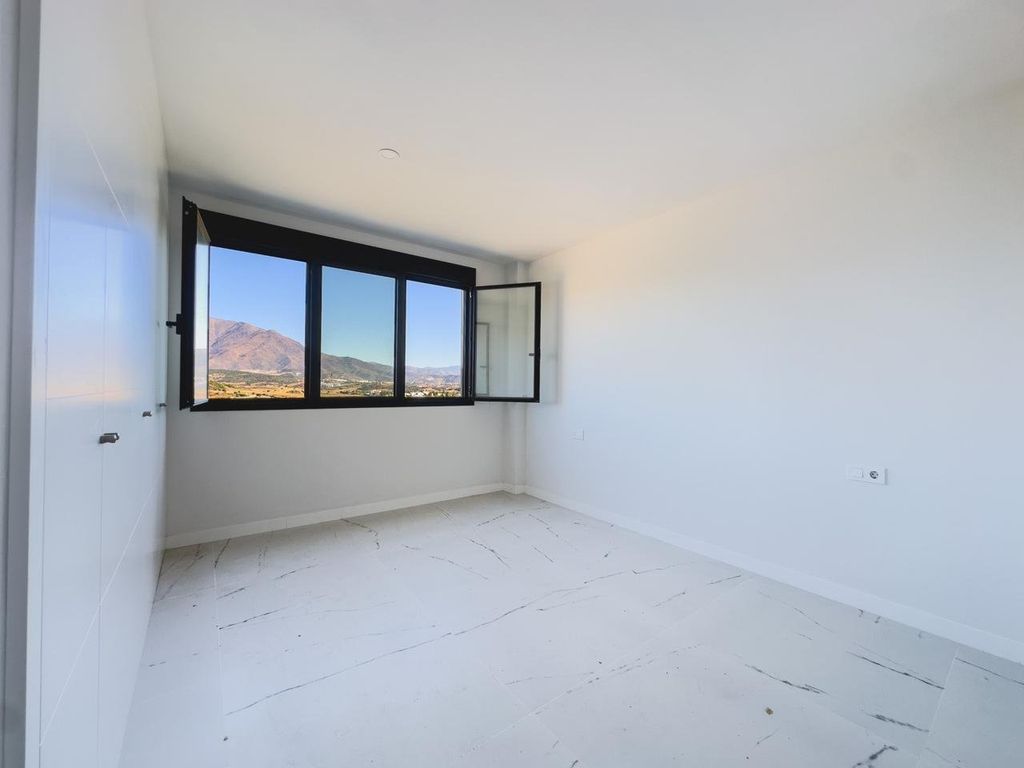 Luxury Apartment for sale in Casares, 525 000 €, Photo 6