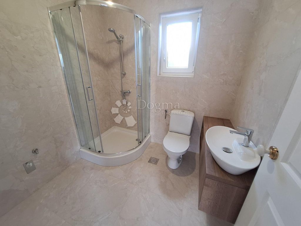 Maison de luxe à vendre à Krk, 650 000 €, Photo 7