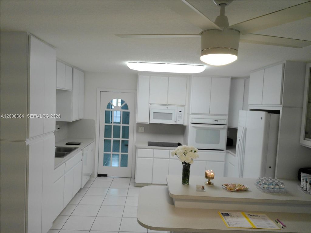 Luxury House for sale in Miami, 730 054 €, Photo 7