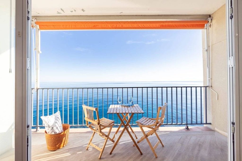 Luxury Apartment for sale in Bordighera, 1 250 000 €, Photo 1
