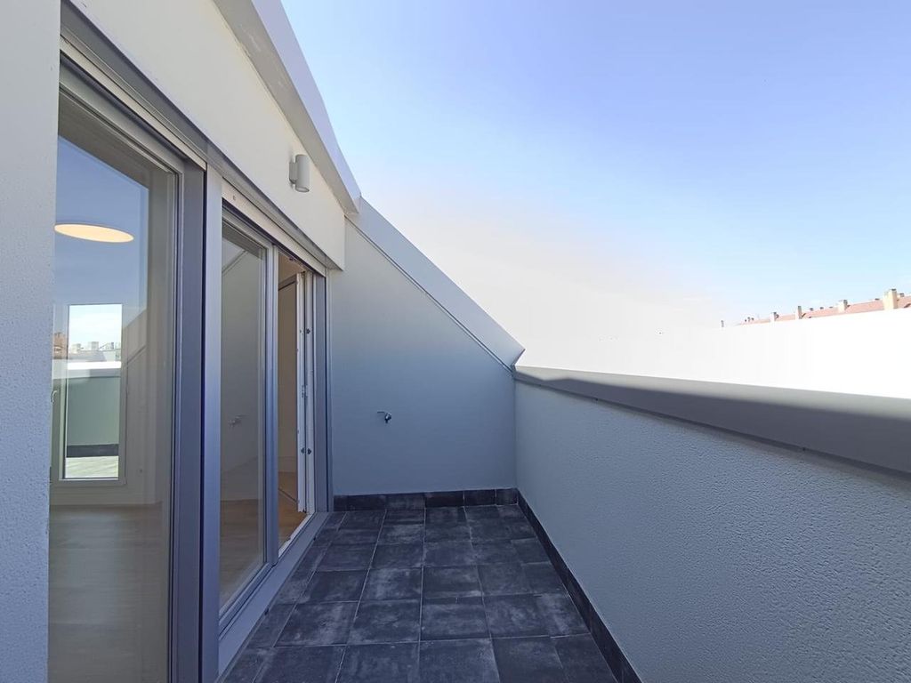 Luxury Apartment for sale in Alcalá de Henares, 498 000 €, Photo 2