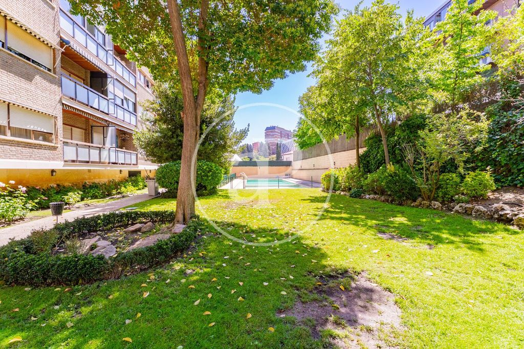 Luxury Apartment for sale in Madrid, 1 350 000 €, Photo 4