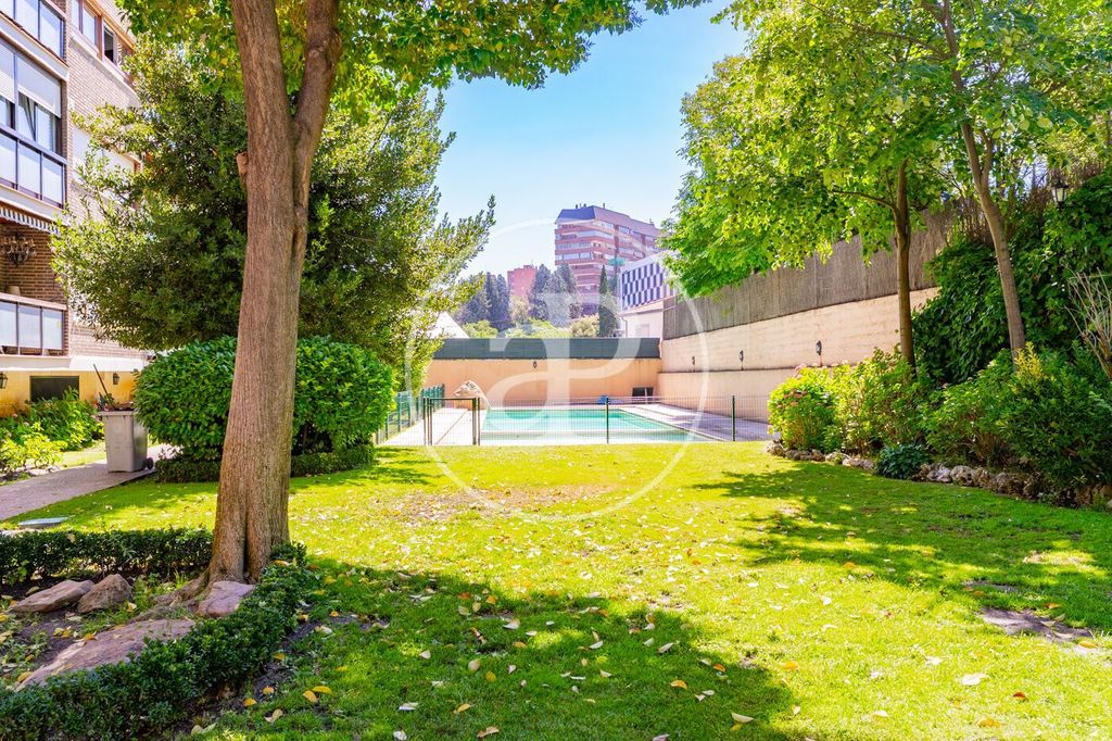 Luxury Apartment for sale in Madrid, 1 350 000 €, Photo 5