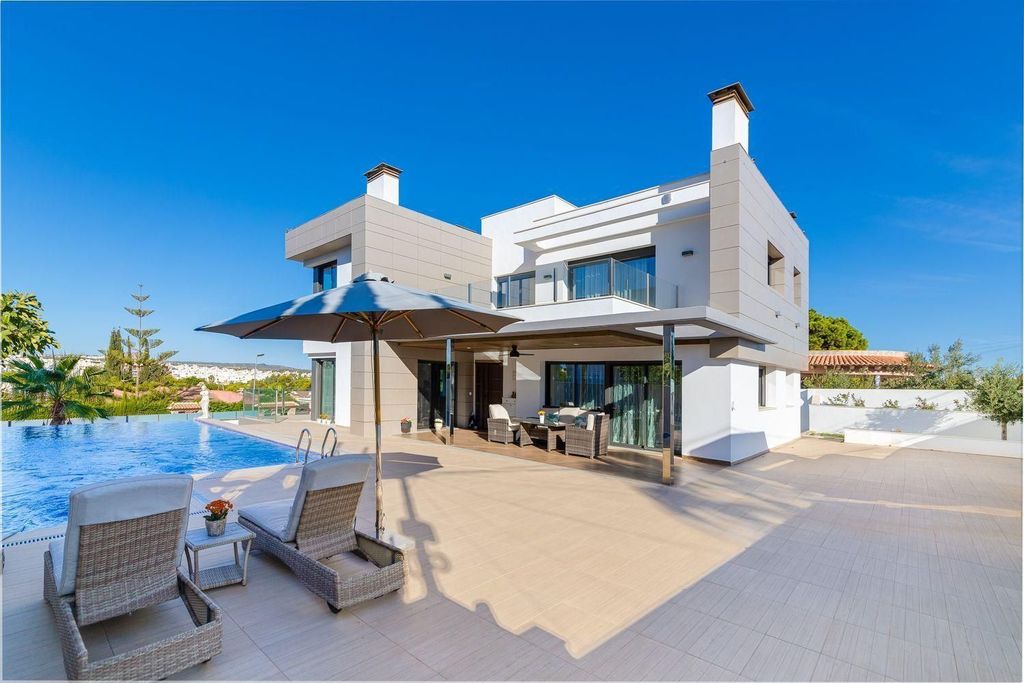 Luxury House for sale in Torrevieja, 1 275 000 €, Photo 3