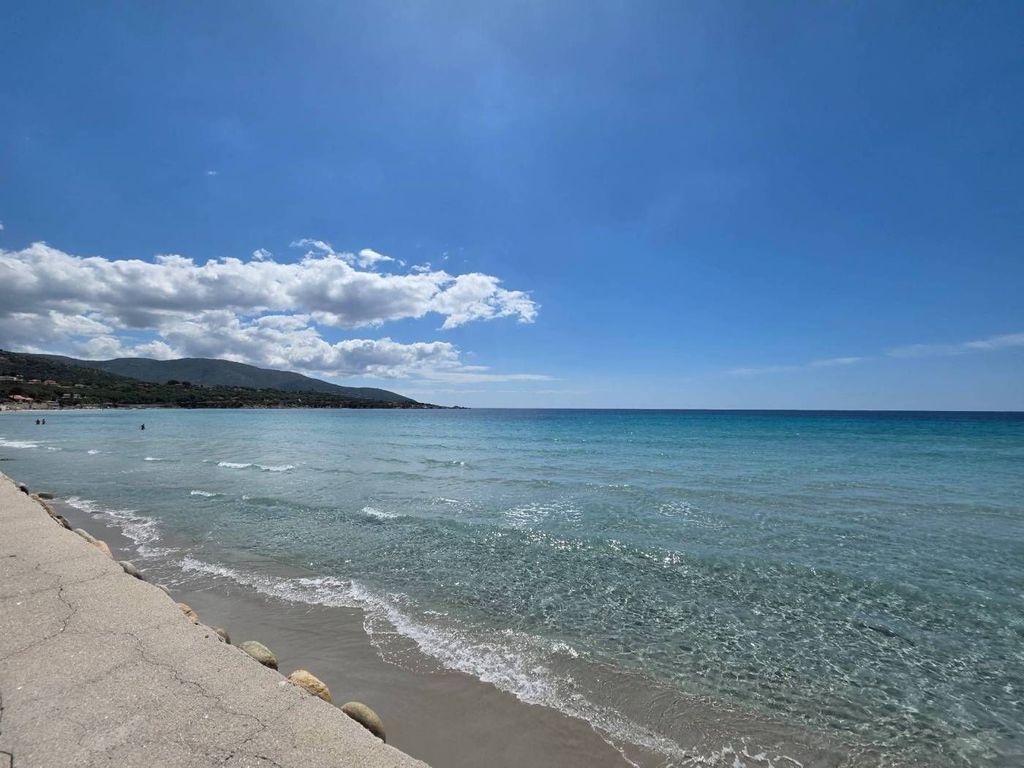 Maison de luxe à vendre à Quartu Sant Elena, 650 000 €, Photo 4